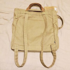 バックパックにもなる持ち手