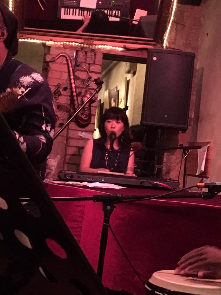 テンポが速くて歌詞が早口