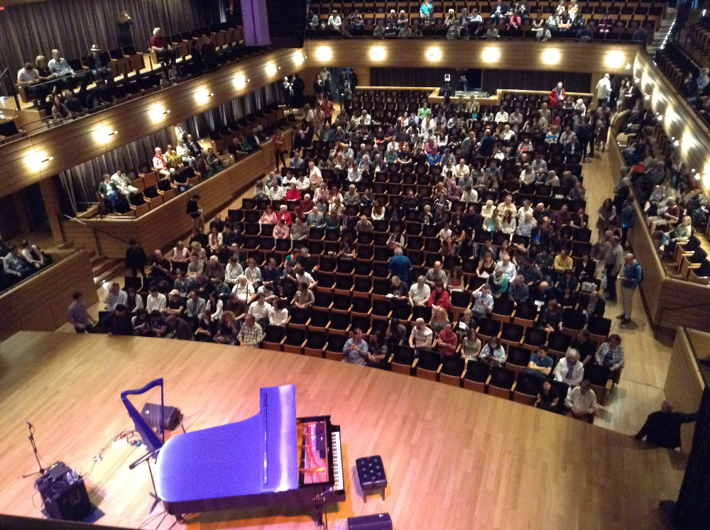 ステージ真上のバルコニー席!